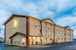 Super 8 by Wyndham Bloomington Normal  Блумингтон